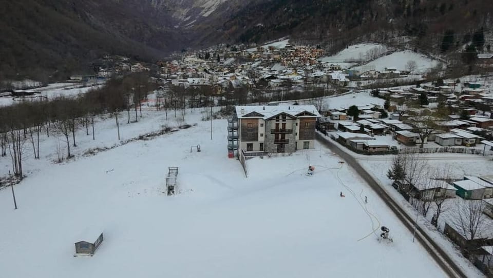 Snow and ski sports