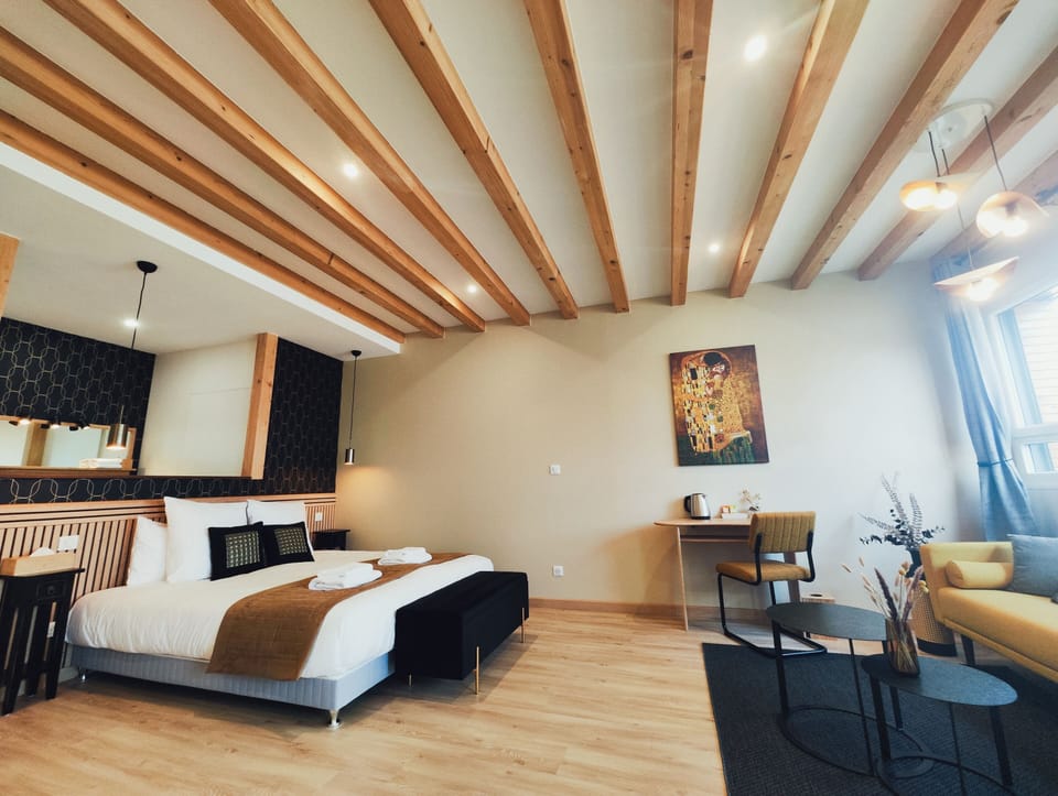 Signature Suite, Garden View (OR) | Premium bedding, desk, laptop workspace, iron/ironing board
