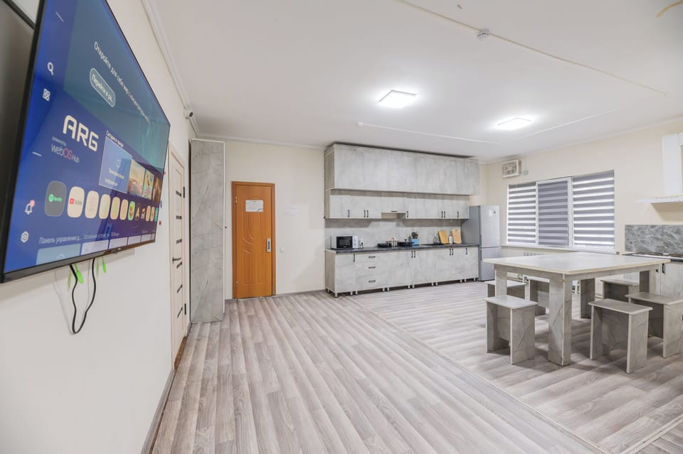 Cabin | Shared kitchen | Coffee/tea maker, fridge, microwave, stovetop