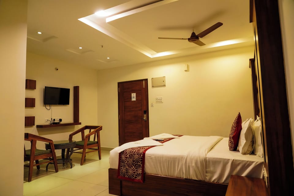 Standard Double Room | Desk, laptop workspace, iron/ironing board, free WiFi