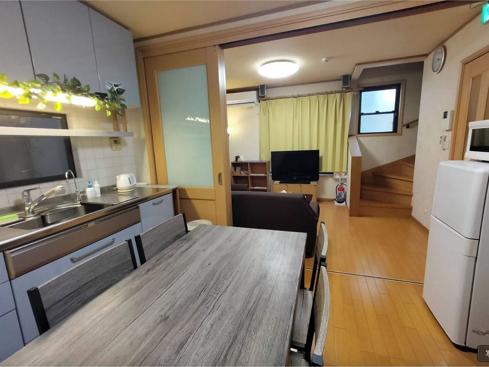 Comfort House, 2 Bedrooms | In-room dining