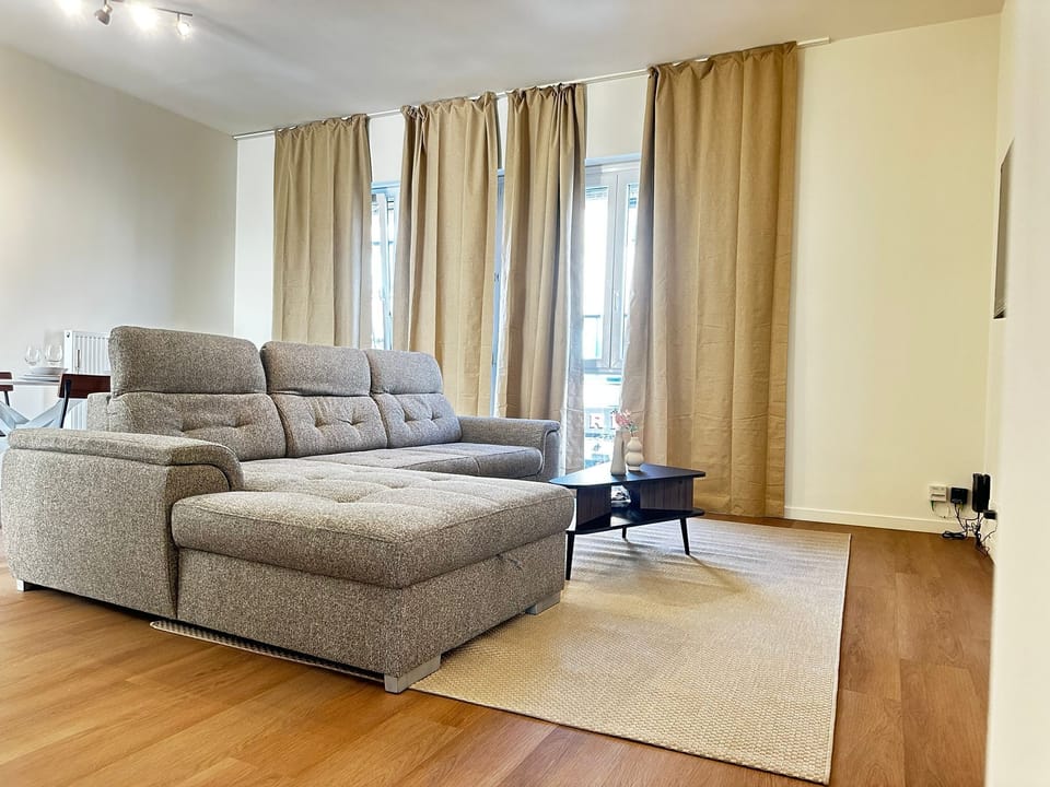 Basic Apartment | Living room