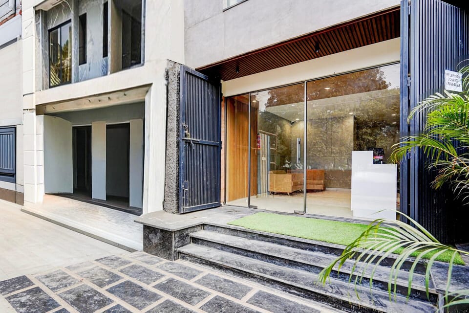 House | Reception