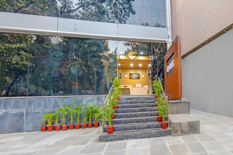 House | Reception