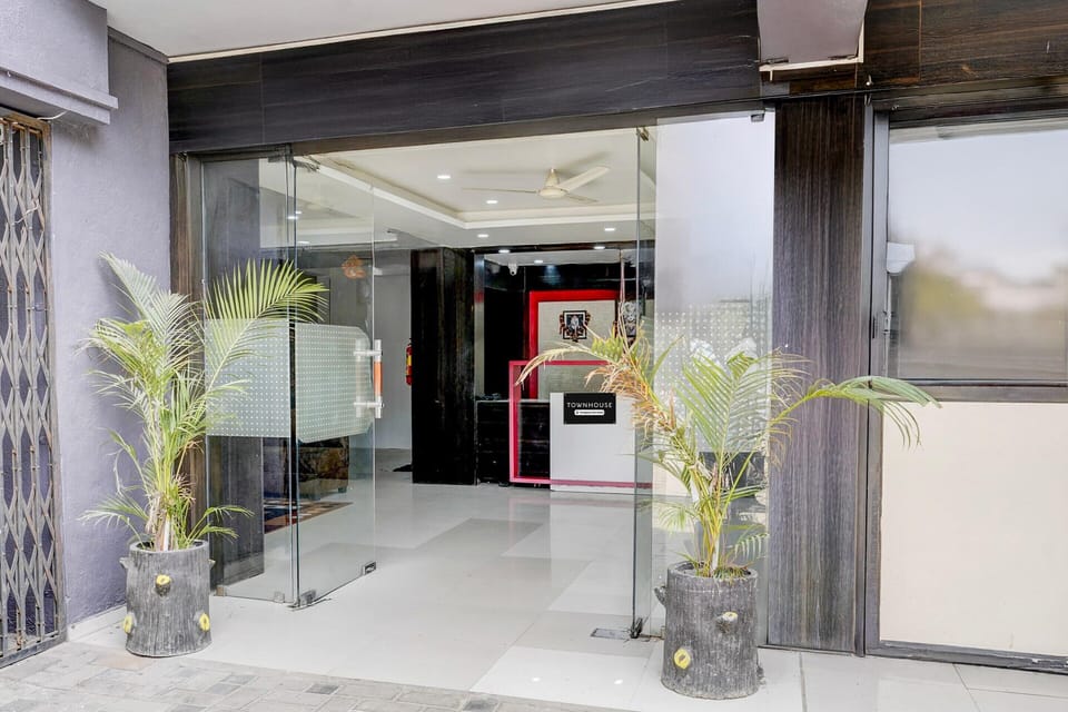 House | Reception
