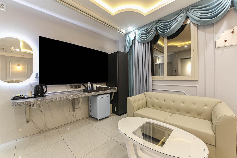 Royal Suite Twin | Free WiFi, bed sheets
