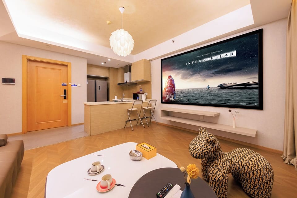 Superior Double Room, City View | Living room