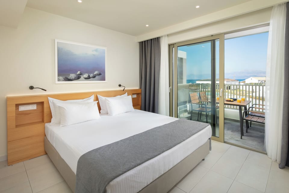 Premium Suite with direct sea view | In-room safe, blackout drapes, soundproofing, iron/ironing board