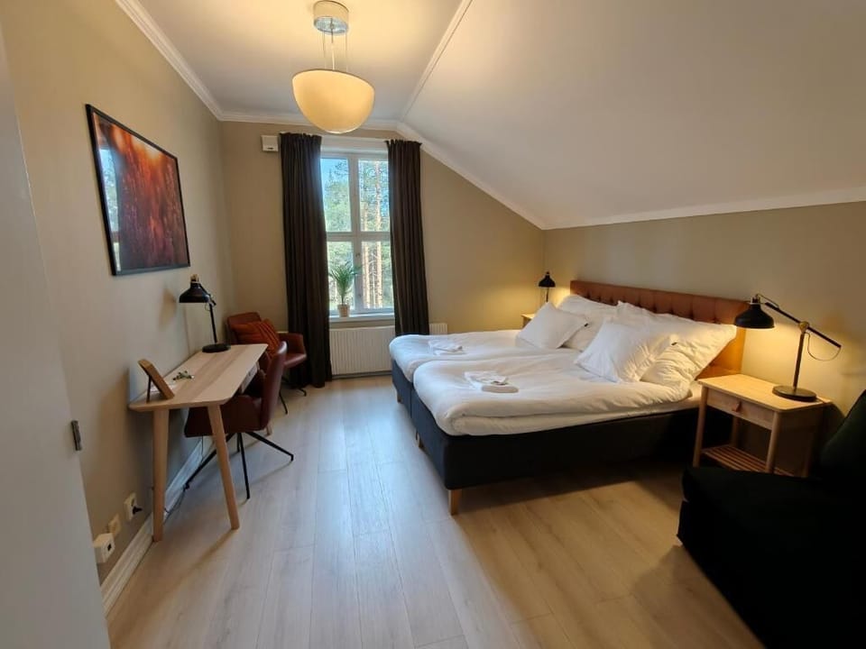 Superior Triple Room | Desk, WiFi (free)