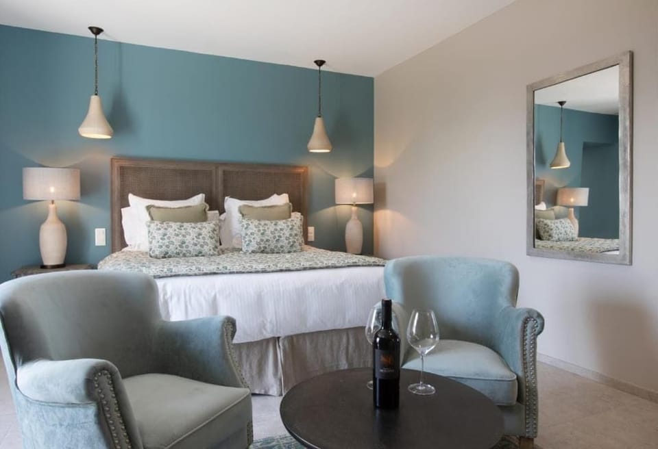 Deluxe Double Room, 1 King Bed, Courtyard View