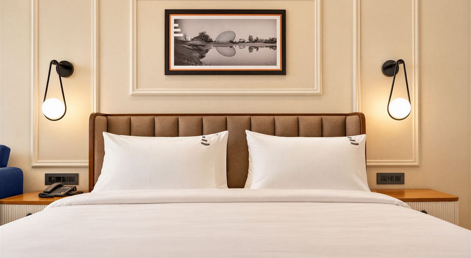 Deluxe Double Room | Desk, iron/ironing board, bed sheets