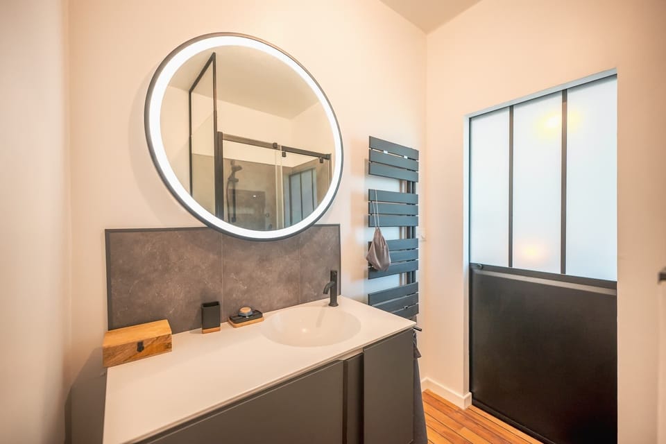 Comfort Double or Twin Room, Garden View | Bathroom | Shower, hair dryer, towels, soap