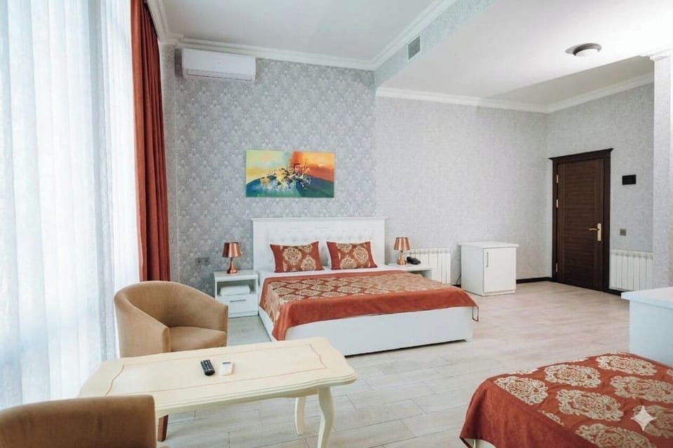 Deluxe Double or Twin Room, Non Smoking, City View | Egyptian cotton sheets, premium bedding, down comforters, pillowtop beds