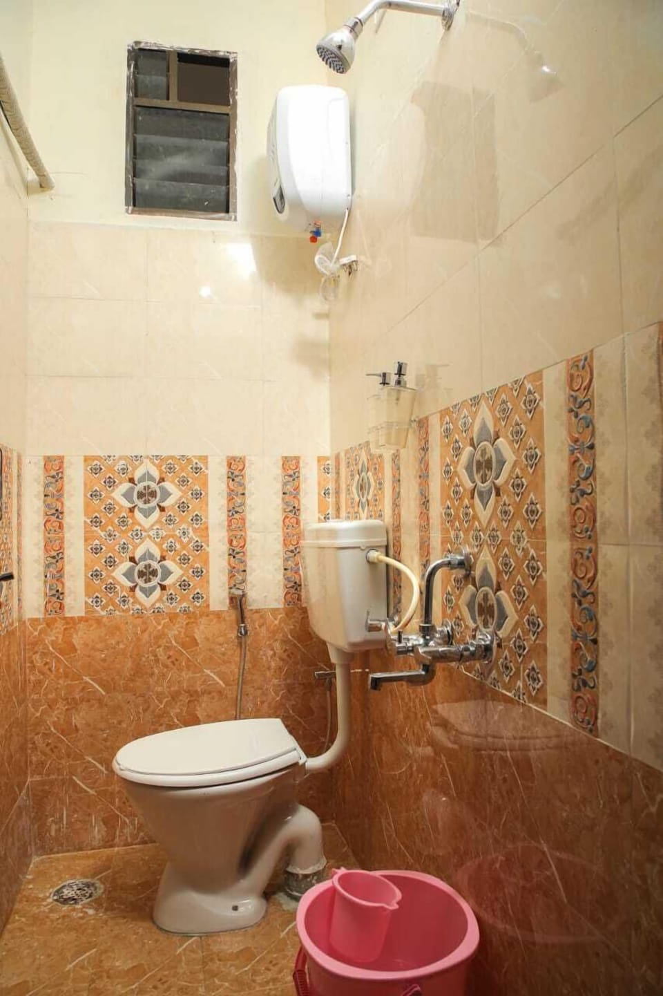 Shower, towels, soap, shampoo