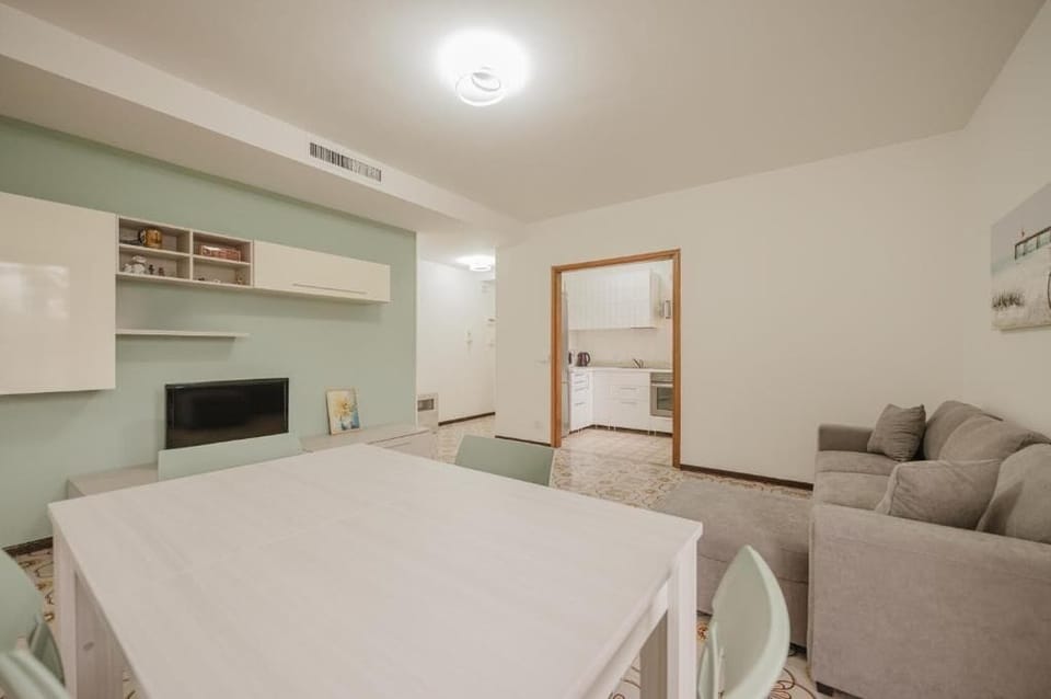 Superior Apartment, Balcony, Courtyard View | Interior