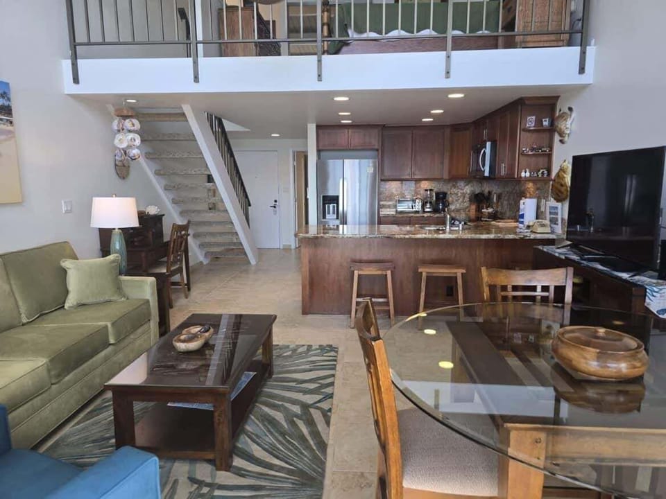Condo, 2 Bedrooms | Living area