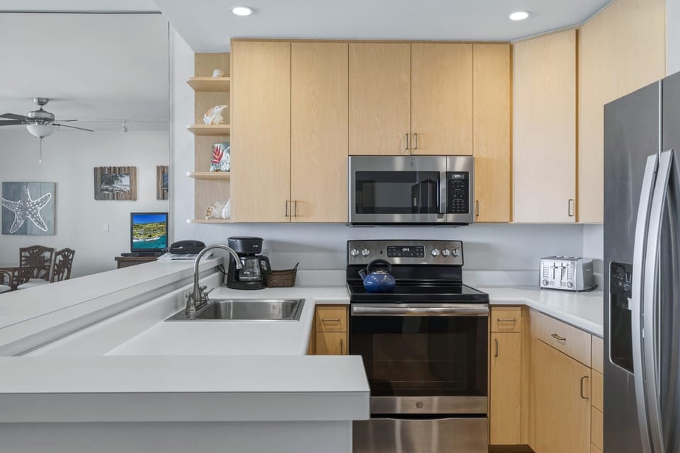 Condo, 1 Bedroom | Private kitchen | Coffee/tea maker, fridge, oven, toaster