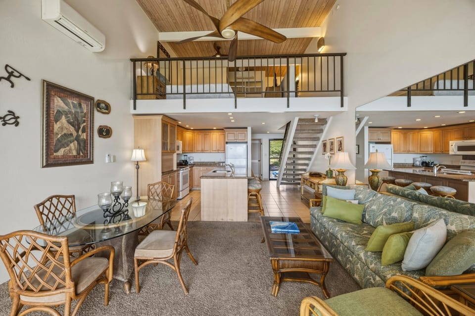 Condo, 1 Bedroom | Living area