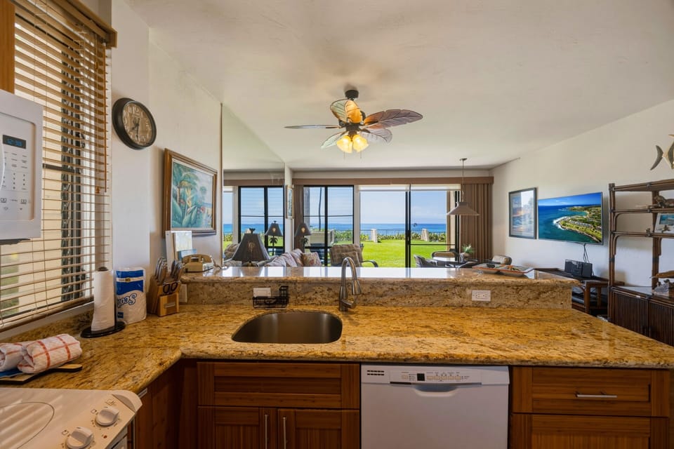 Condo, 1 Bedroom | Private kitchen | Coffee/tea maker, fridge, oven, toaster