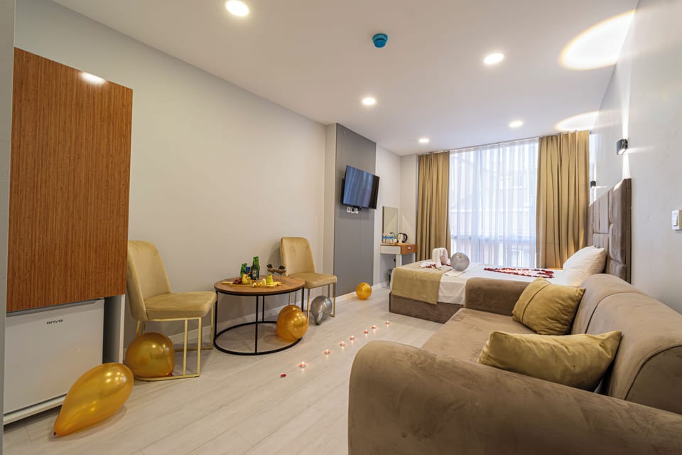 Comfort Room, City View | Desk, free WiFi