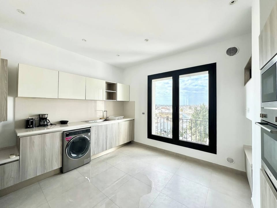 Apartment, 2 Bedrooms, Smoking | Laundry