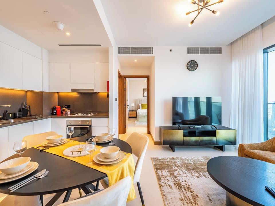 Luxury Apartment, Balcony, City View | Private kitchen