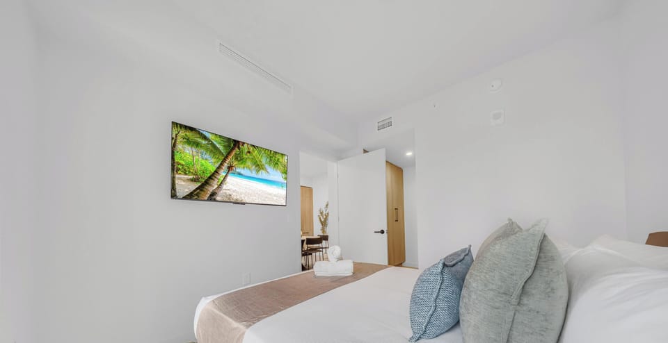 Condo, Balcony, City View | Premium bedding, blackout drapes, iron/ironing board, free WiFi
