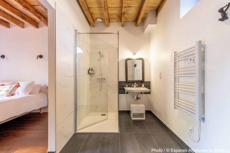 Double or Twin Room, Garden View | Bathroom