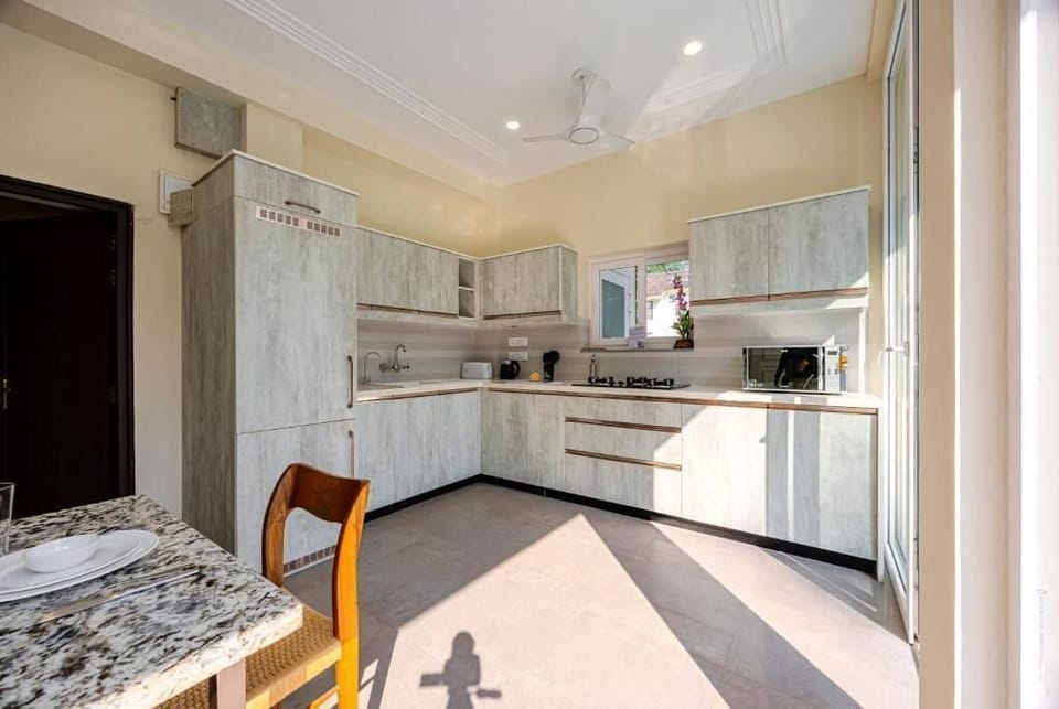 Deluxe Villa, Balcony, City View | Private kitchen | Toaster