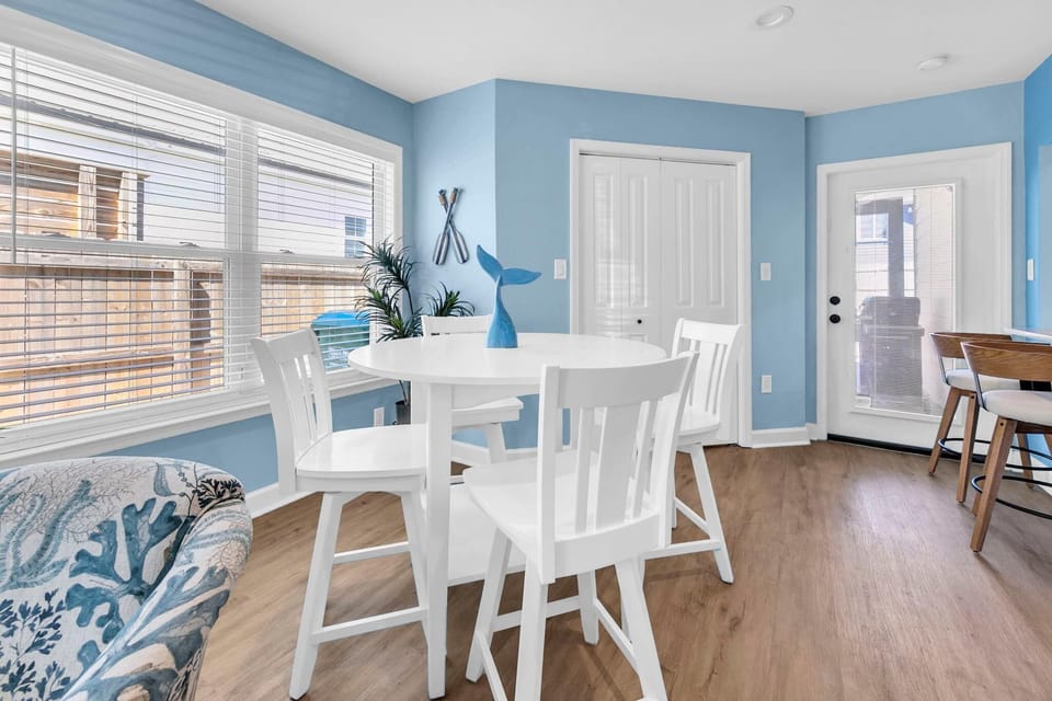 House, Multiple Beds (The White Sandcastle) | Dining