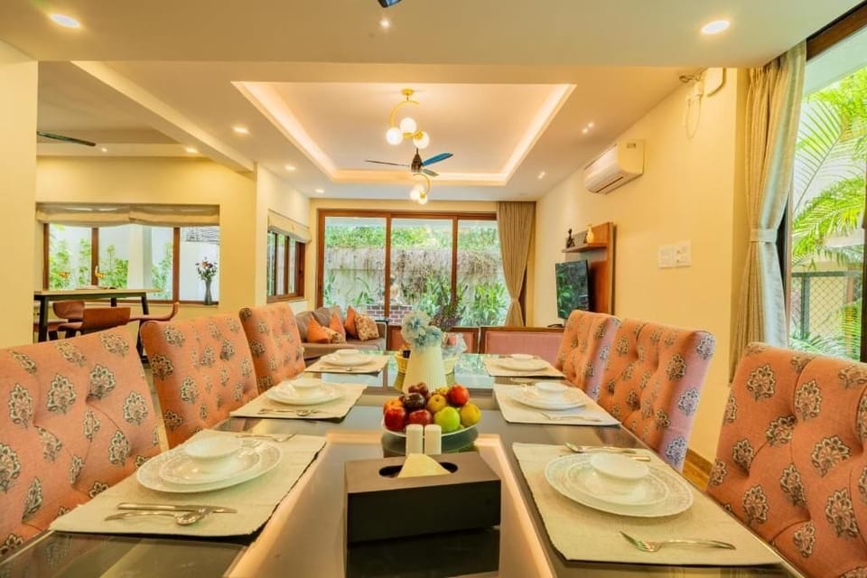 Luxury Villa, Balcony, Pool View | Dining