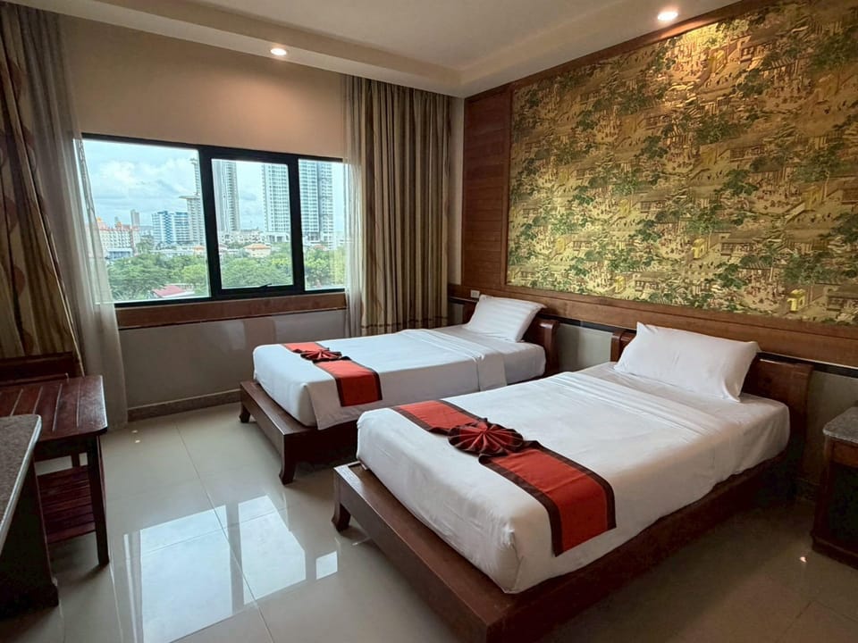 Deluxe Twin Room | Desk, WiFi (free), bed sheets