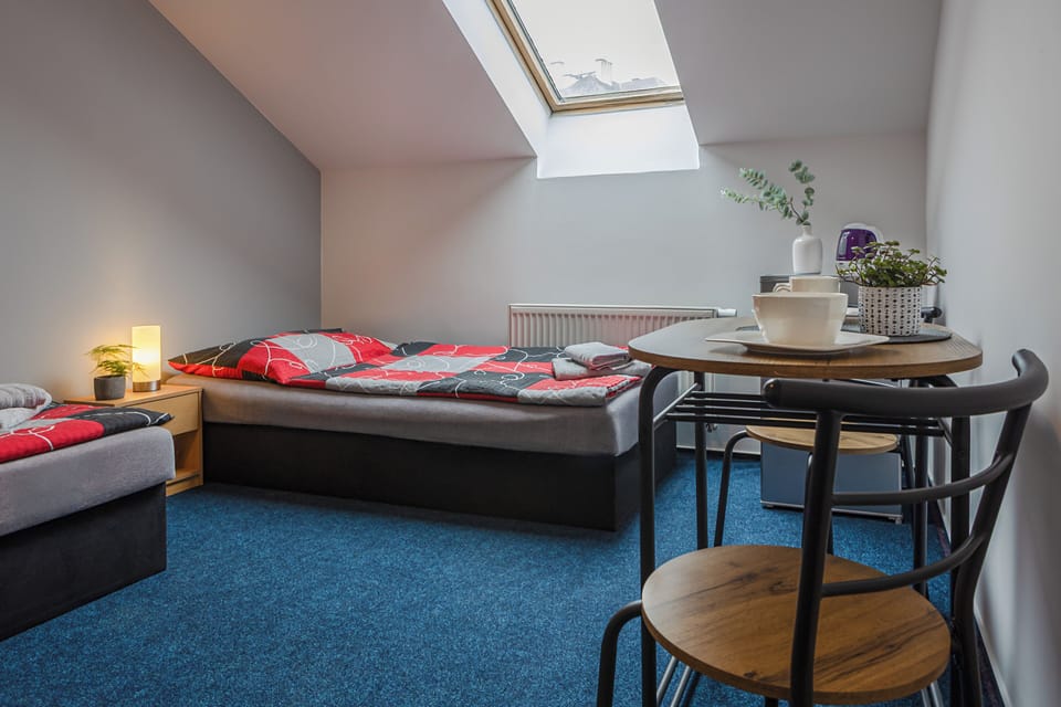 Twin Room, Non Smoking, Private Bathroom | Interior