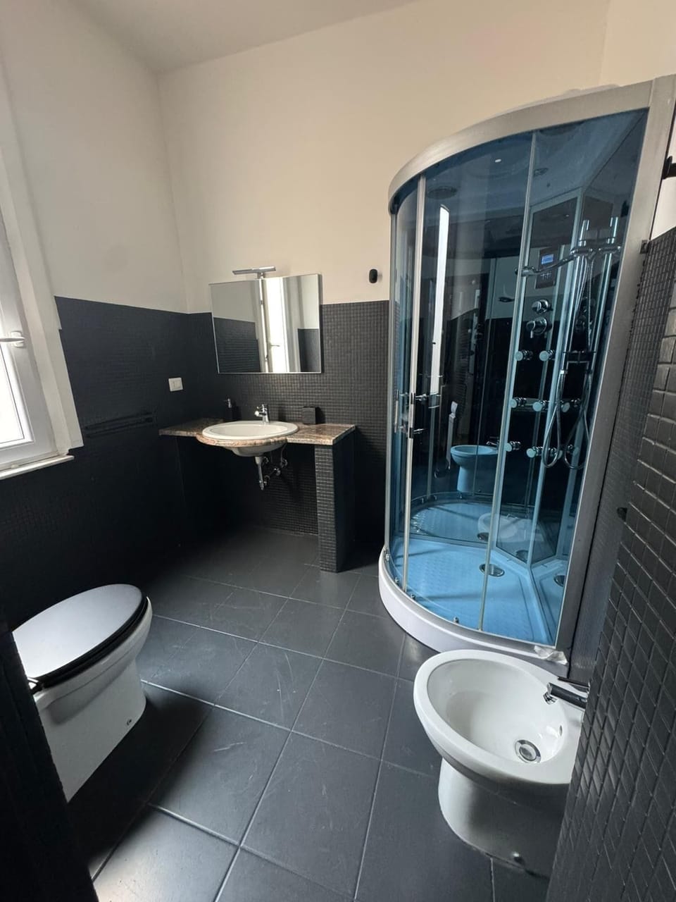 Quadruple Room | Bathroom | Hair dryer, towels, soap, shampoo