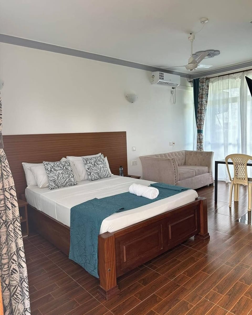 Deluxe Double Room | Individually decorated, individually furnished, free WiFi, bed sheets