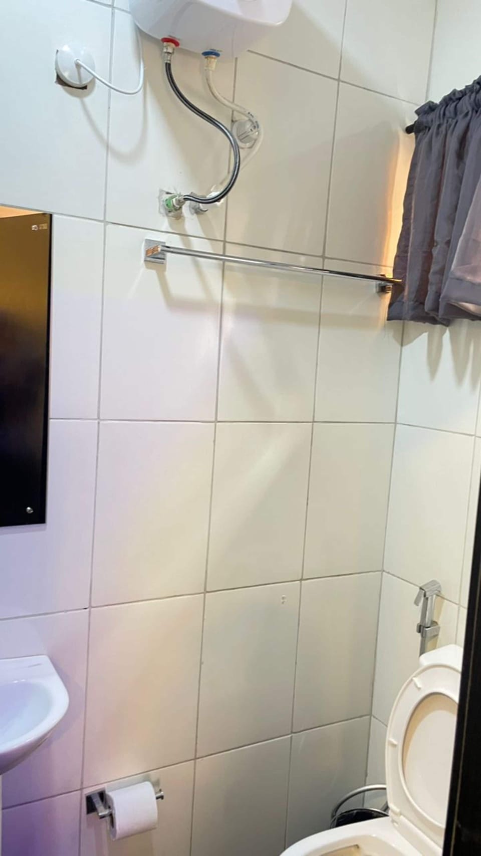 Shower, towels, soap, shampoo
