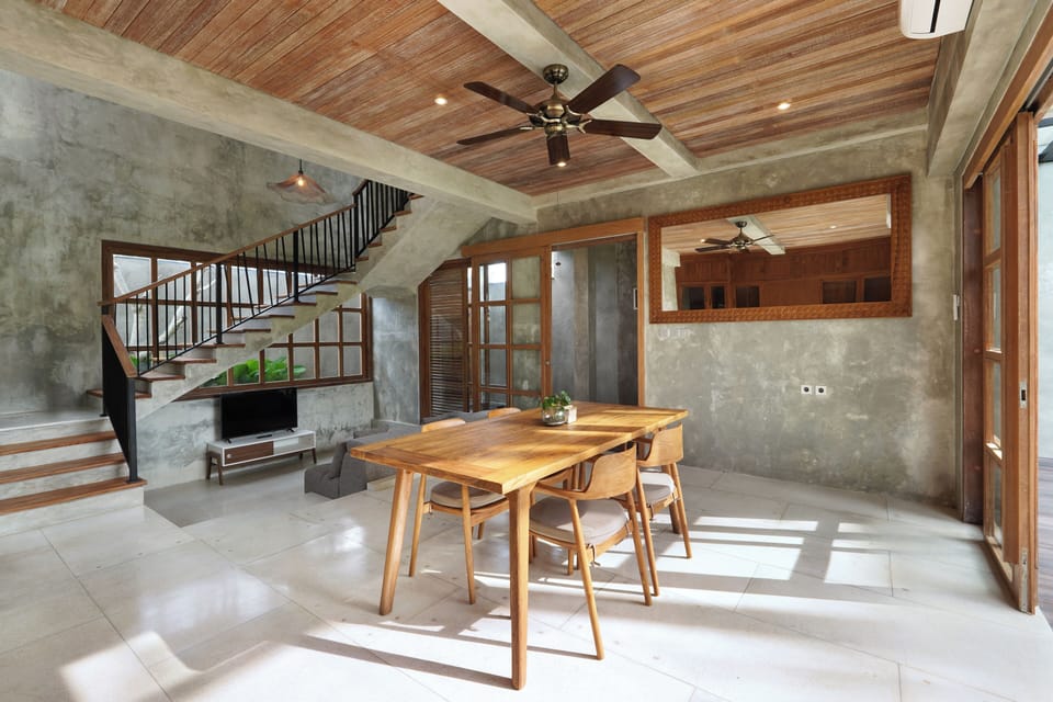 Classic Villa, 1 King Bed, Private Pool | Dining