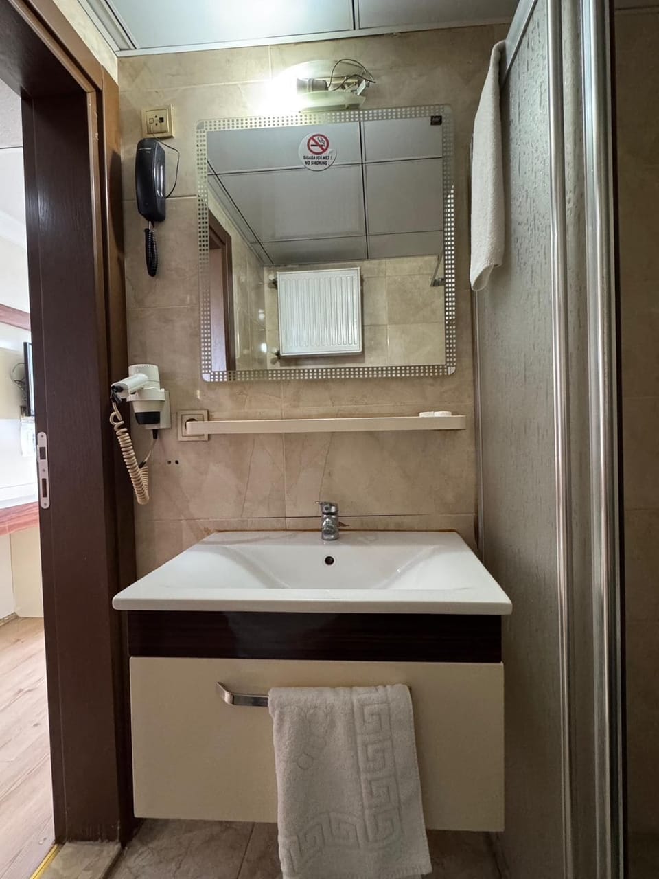 Standard Twin Room, City View | Bathroom | Hair dryer, towels, soap, shampoo