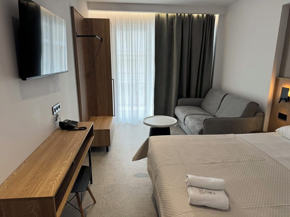 Deluxe Double Room, Balcony