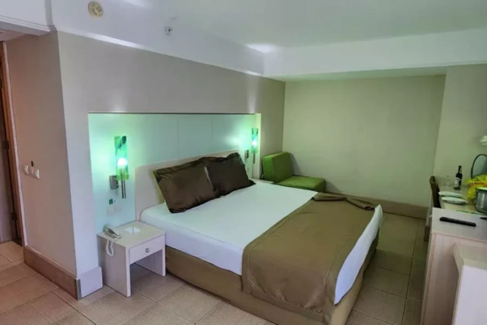 Premium bedding, minibar, in-room safe, laptop workspace
