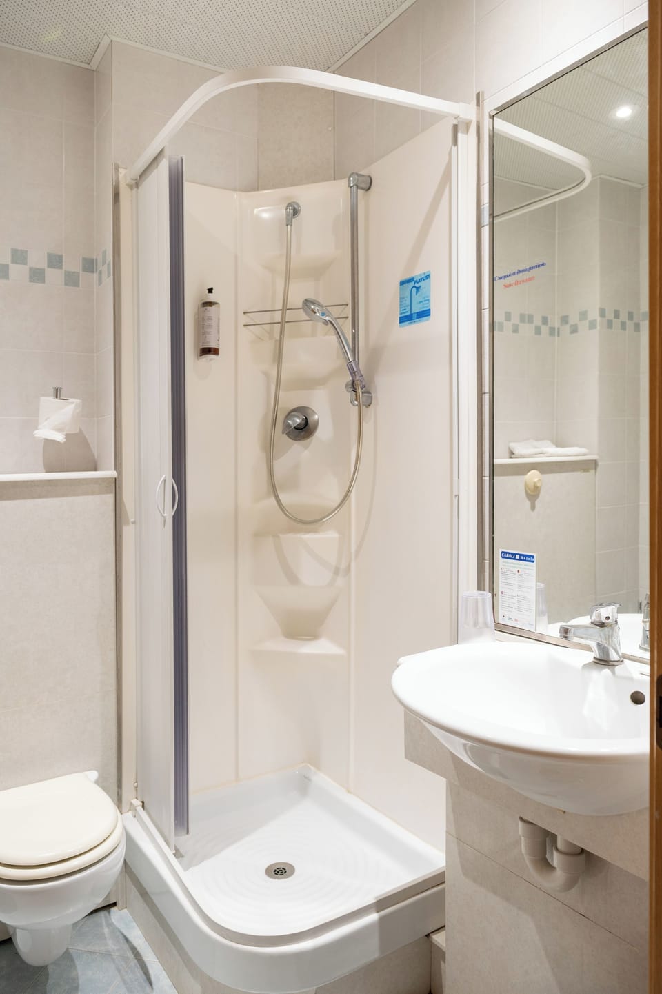 Quadruple Room | Bathroom
