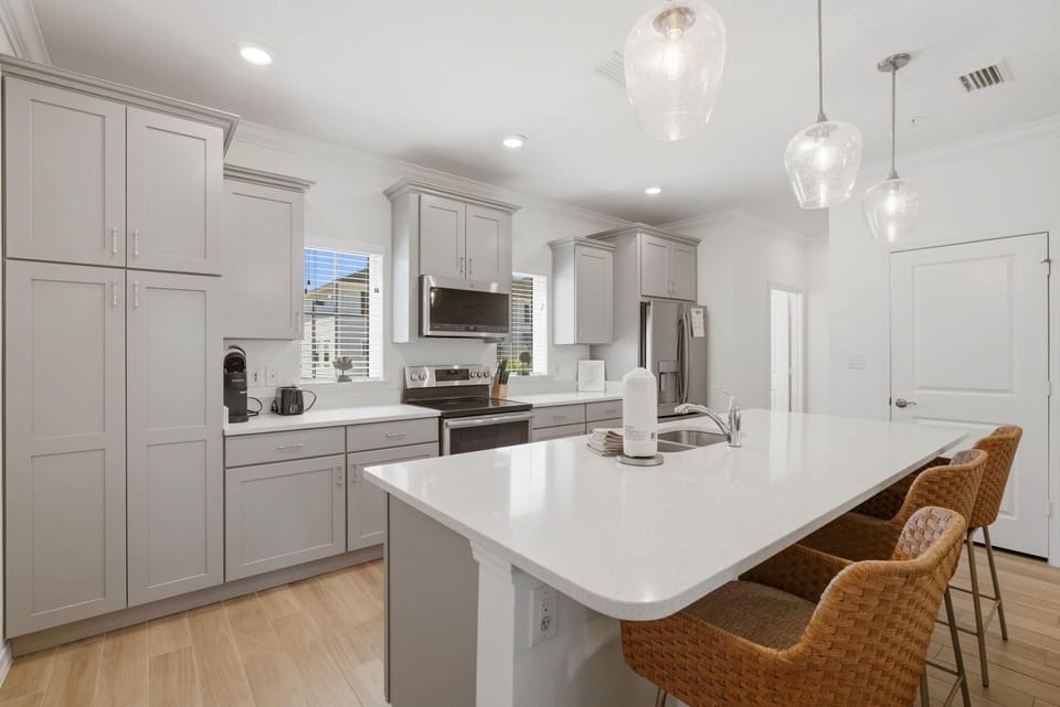 House, 1 King Bed with Sofa bed (Light House at Lost Key Villas) | Private kitchen