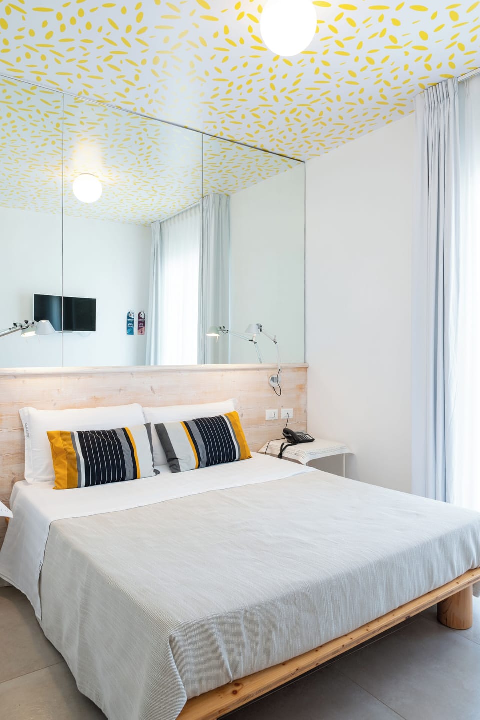 Double Room, Balcony | Minibar, in-room safe, WiFi (free)