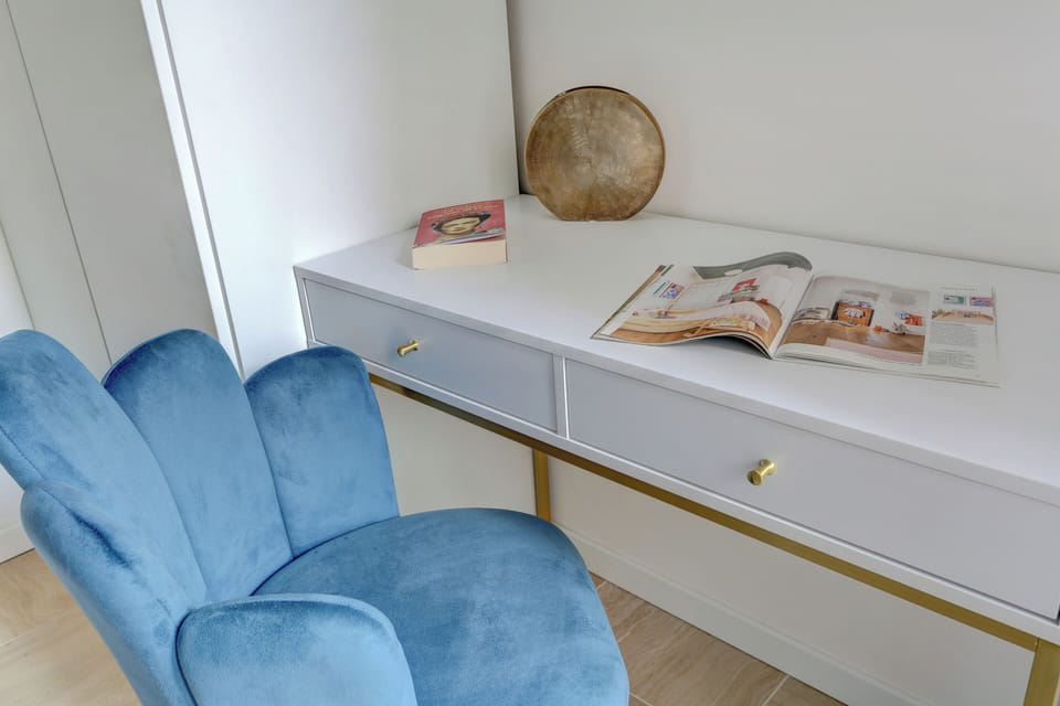 Comfort Apartment, 2 Bedrooms, Balcony, City View | Interior