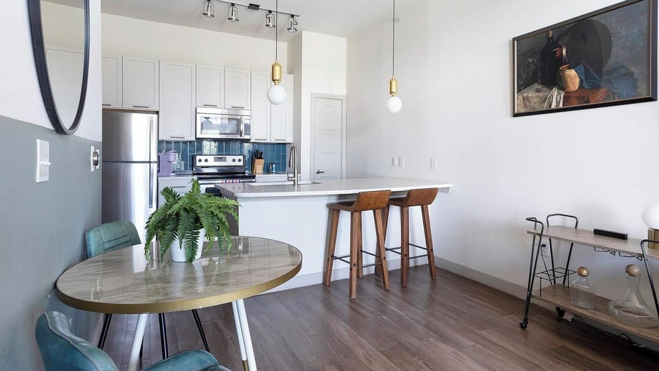 Apartment (1 Bedroom) | Private kitchen | Fridge, microwave, oven, stovetop