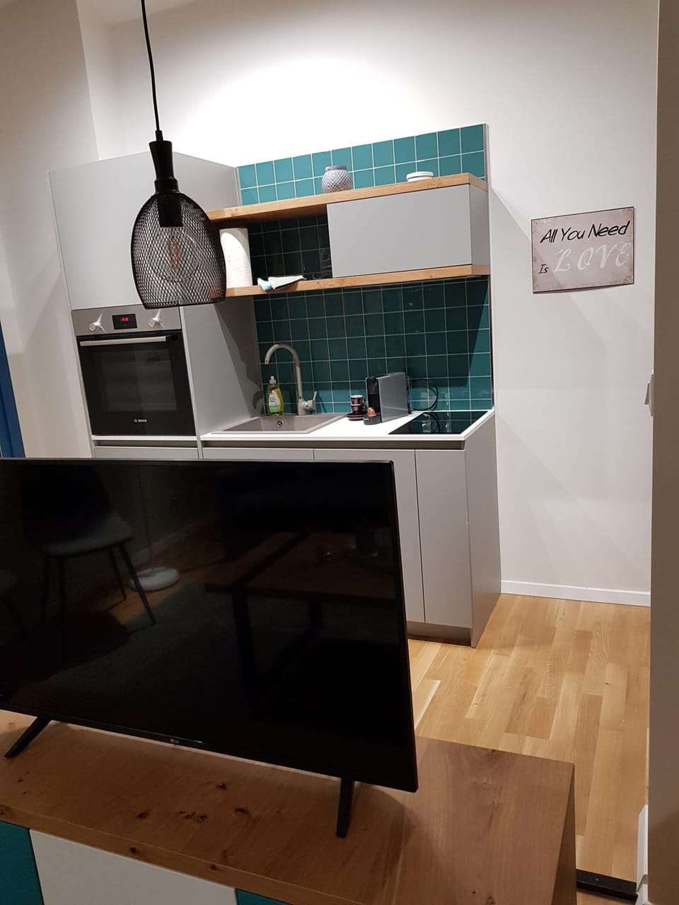Comfort Apartment, 1 Bedroom, Balcony, Mountain View | Living area