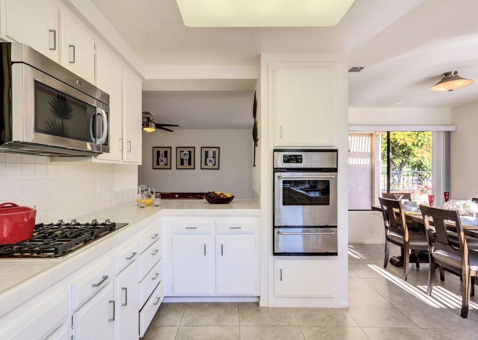 House, Multiple Beds, Pool Access, Garden View (Sonora) | Private kitchen | Dining table