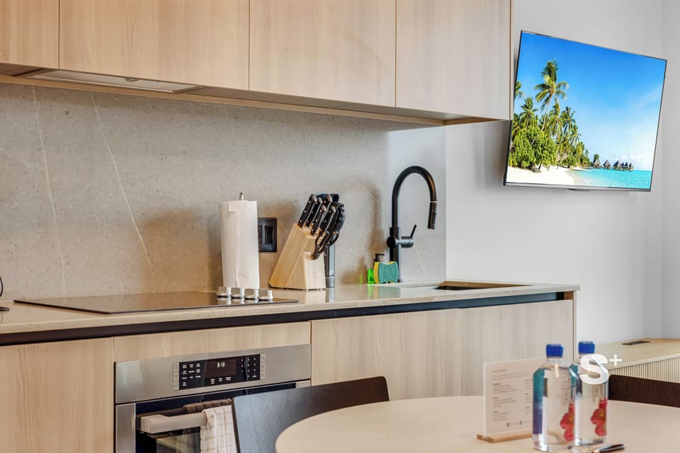 Condo, Balcony, City View | Private kitchen | Fridge, microwave, dishwasher, espresso maker