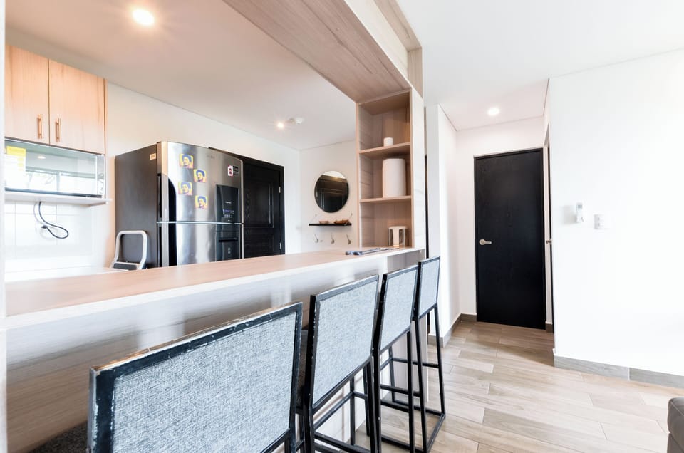 Exclusive Suite, Balcony, City View | Dining room