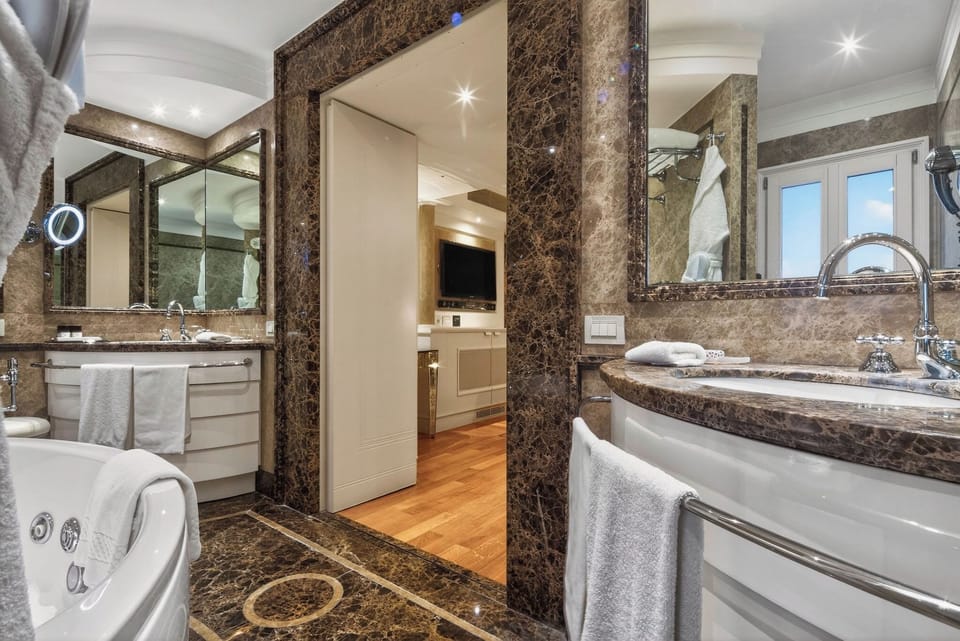 Family Suite, 2 Bedrooms, Sauna (St. Mark View and hot tub) | Bathroom | Free toiletries, hair dryer, bathrobes, bidet